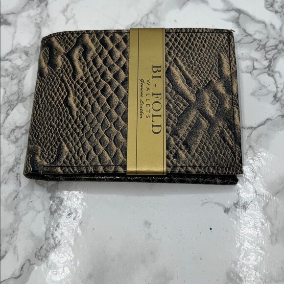 DELUX Genuine Snakeskin Leather Tan and Black Bifold Wallet-New! - Picture 1 of 5